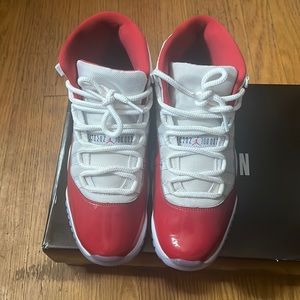Air Jordan 11 cherry